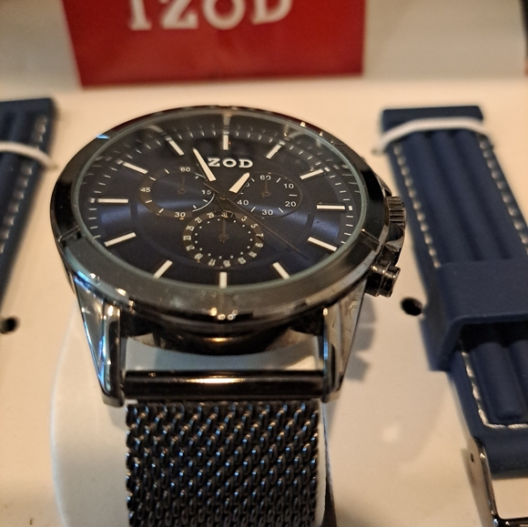 IZOD AUTHENTIC WRIST WATCH - Picture 6 of 8